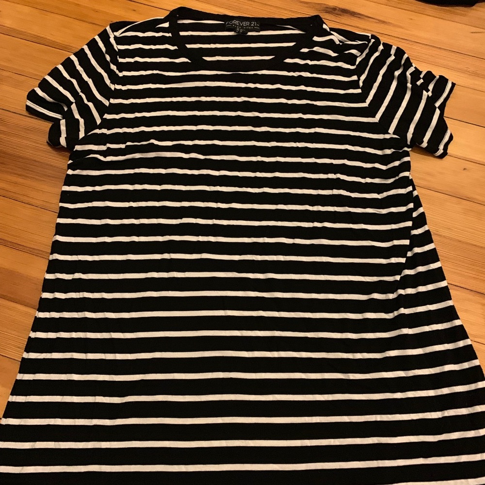 Forever 21+ T Shirt
